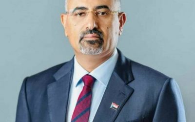 الرئيس الزُبيدي يُعزَّي في وفاة المناضل أحمد ناشر حسن