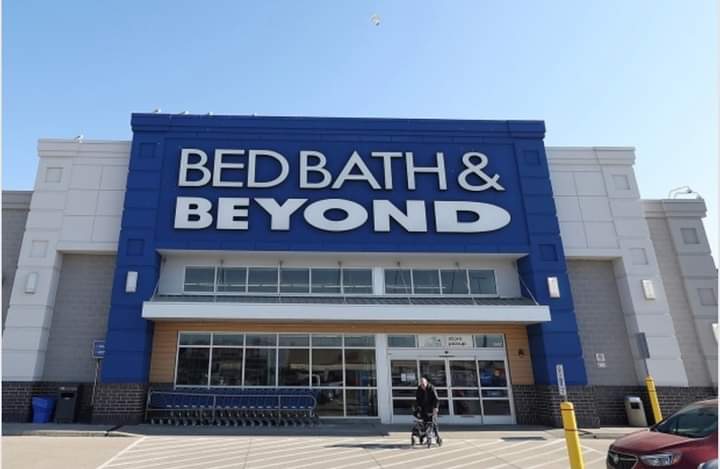 شركة Bed Bath & Beyond تعلن إفلاسها بعد إغلاق مئات المتاجر في أمريكا