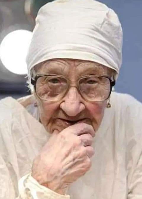 أكبر طبيبة جراحة بالعالم