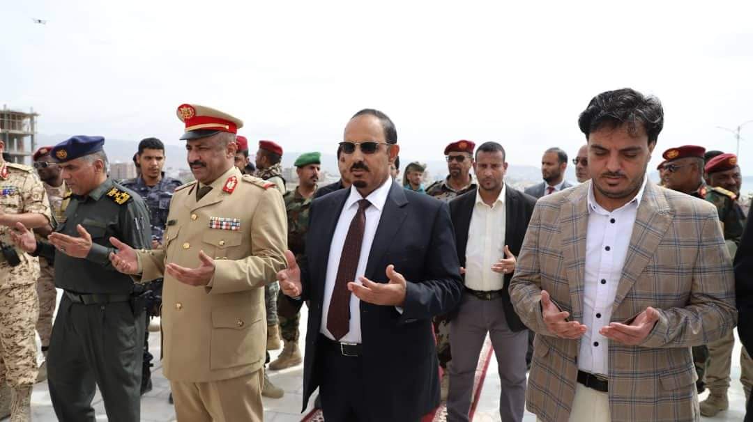 – في الذكرى السابعة للتحرير – دقيقةُ صمت وقراءة سورة الفاتحة على أرواح الشهداء وتجديد العهد بالدفاع عن حضرموت والوطن