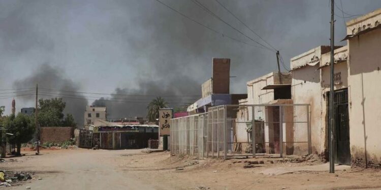 انفجار قوي يهز وسط الخرطوم.. ودخان حول القصر الرئاسي