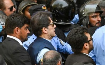 عمران خان يمثل أمام القضاء بعد إبطال قرار توقيفه
