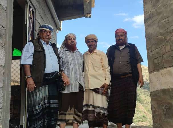 عدد من الشخصيات الإجتماعية و المشائخ  بيافع كلد يزورون العقيد بدر محسن علي  العطوي