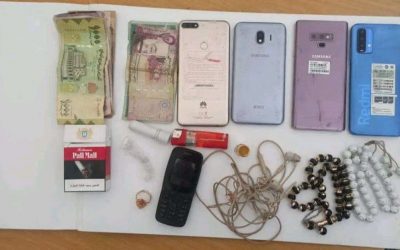 أمن المكلا يضبط عصابتين تقومان بفتح السيارات وسرقتها أوسرقة مابداخلها