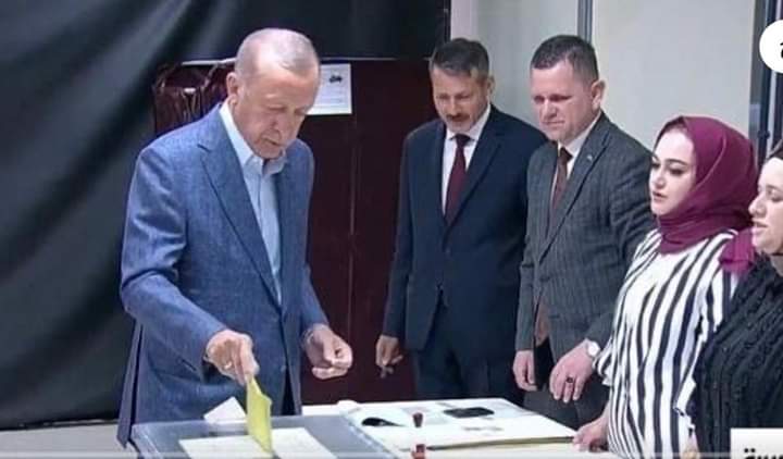 انتخابات تركيا.. أردوغان وكيليتشدار أوغلو يدليان بصوتيهما