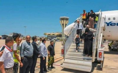 وصول الدفعة الثانية من العالقين بالسودان لمطار عدن