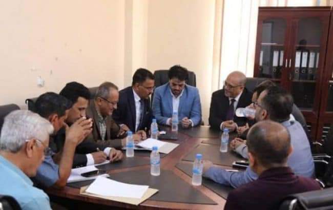 بن يمين وباذيب يبحثان تحسين الخدمات الأساسية في حضرموت