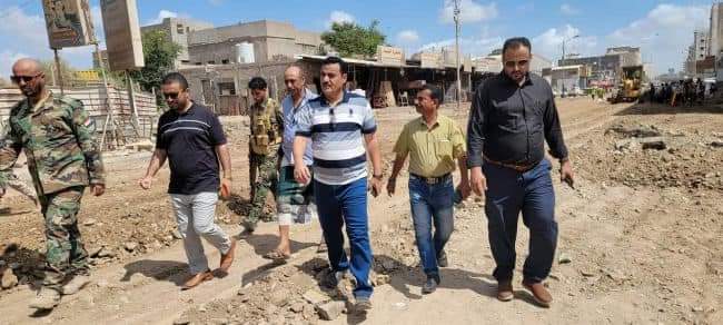مدير عام المنصورة يتفقد مشروع إعادة تأهيل الشارع العام بمنطقة الدرين