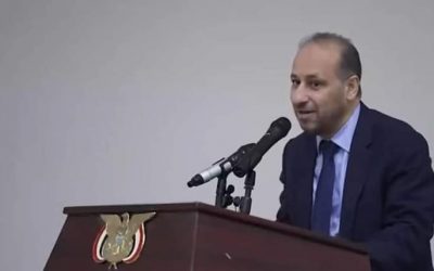 فضيحة وزير الاتصالات بحكومة معين عبدالملك .. يرفض الاجابة على اسئلة الصحفيين حول “الفساد” و “التسهيل للحوثي”
