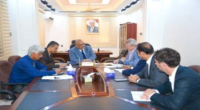 الوزير باذيب يبحث مع ممثل اليونيسيف تدخلات المنظمة في القطاعات الإنسانية للعام الحالي
