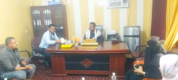 مدير عام خنفر اليوسفي يلتقي بفريق المجلس النرويجي للنازحين