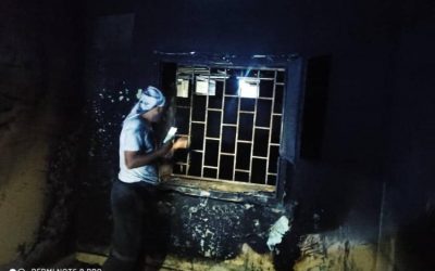 في ظل انعدام سيارة مطافي ..حريقان في وقت واحد يطال  منزلين في جعار وأخر في زنجبار عصر اليوم