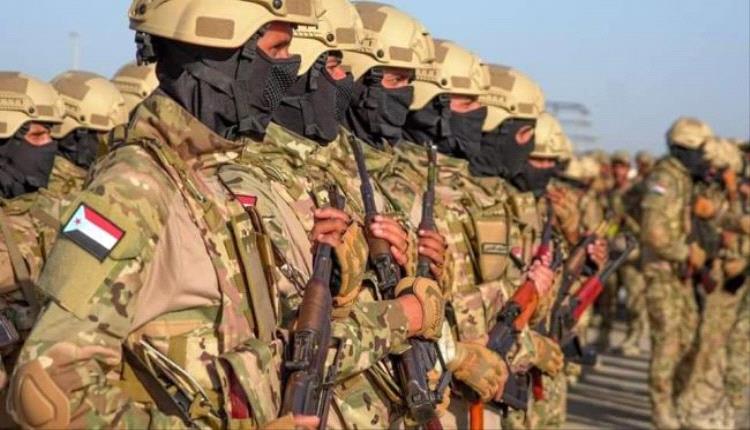 مدير المركز الاعلامي لألوية العمالقة يرد على الاستعراض الحوثي العسكري: أذقناكم “العلقم” جنوباً