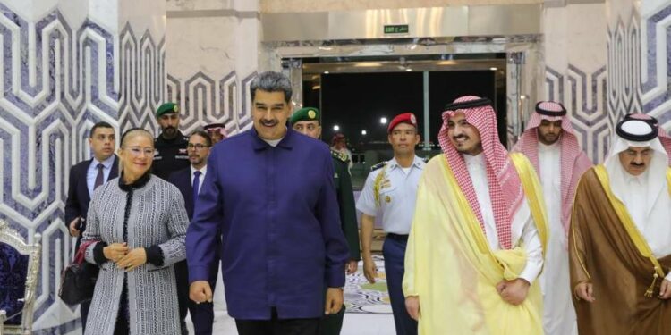 رئيس فنزويلا يصل إلى السعودية في زيارة رسمية