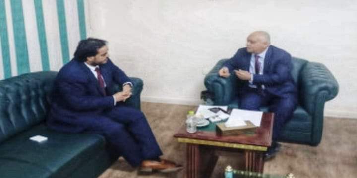 وزير الكهرباء يناقش مع وزير الخدمة المدنية أوضاع الموظفين وإمكانية تثبيت المتعاقدين