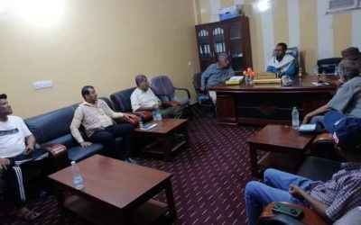 مدير عام خنفر “اليوسفي” يلتقي بفريق الصندوق الاجتماعي وصندوق الأشغال العامة عدن