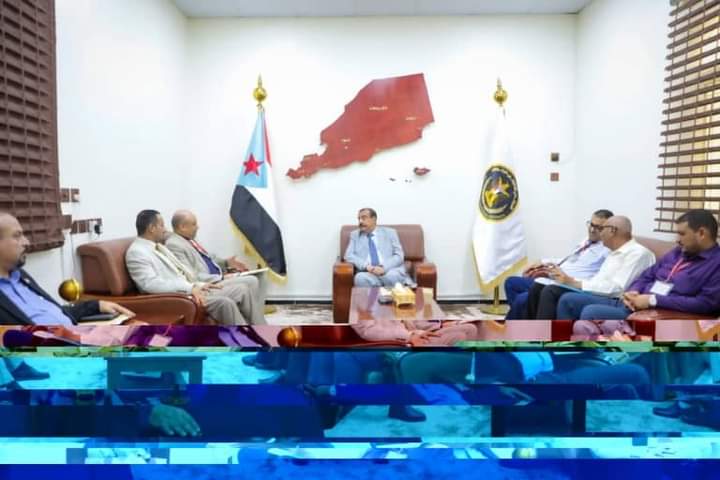اللواء بن بريك يلتقي وفداً علمياً من الأكاديمية العربية للعلوم الإدارية المالية والمصرفية وجامعة العلوم والتكنولوجيا
