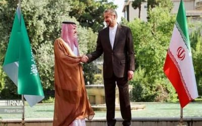 وزيرا الخارجية السعودي والإيراني يُجريان مباحثات ثنائية في طهران
