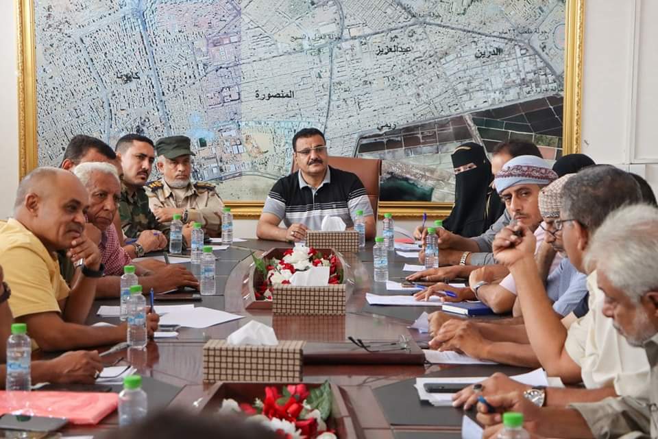 مدير عام المنصورة يناقش استعدادات المكاتب الخدمية لاستقبال عيد الأضحى المبارك