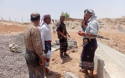 فريق فني من المحافظة  يقوم بنزول الميداني إلى دلتا أحور لتفقد سير العمل في منشأة حيادر