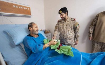 قائد التحالف يزور مستشفى عدن ومركز القلب
