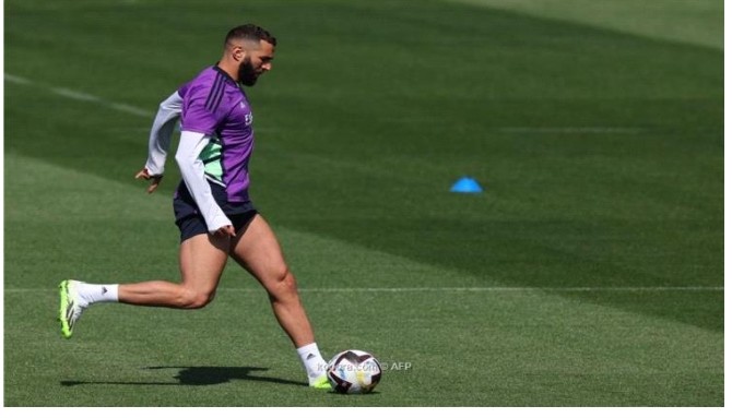 هل منح بنزيما “موافقته النهائية” لاتحاد جدة..؟