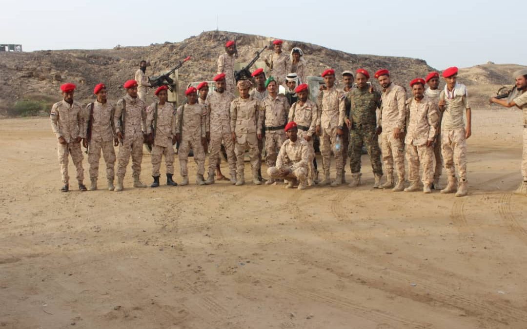 قيادة اللواء الثالث مشاة بأبين تهنئ القيادة السياسية وتقوم بتفقد الجاهزية القتالية لكتائب اللواء