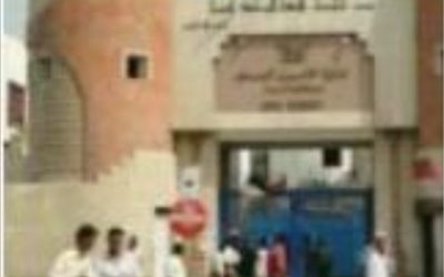 أمن عدن يلقي القبض على متهم أصاب مواطنا بطلق ناري بكريتر.