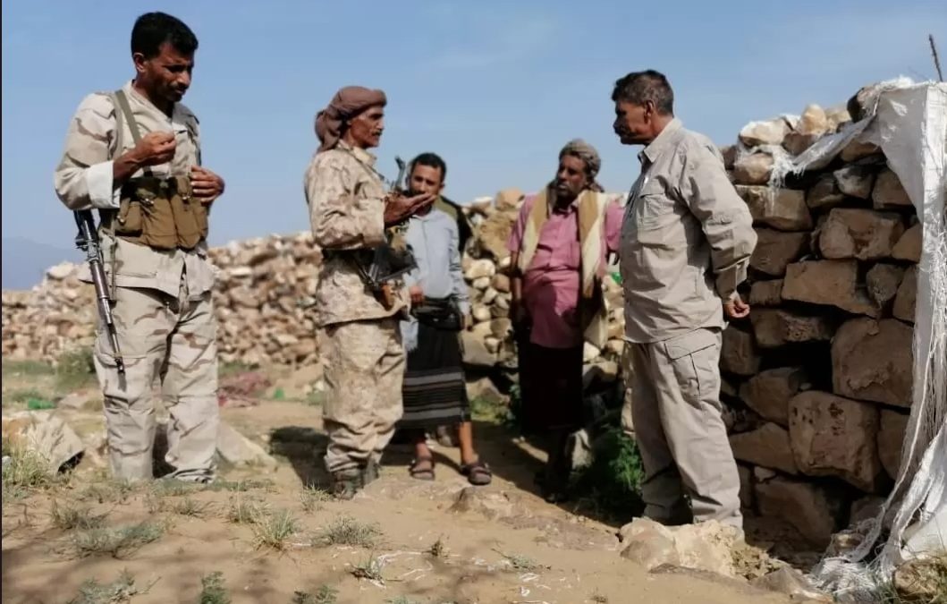 العميد الهدف يتفقد مواقع الأبطال المرابطين من اللواء المشاة الثاني بجبهة الضالع