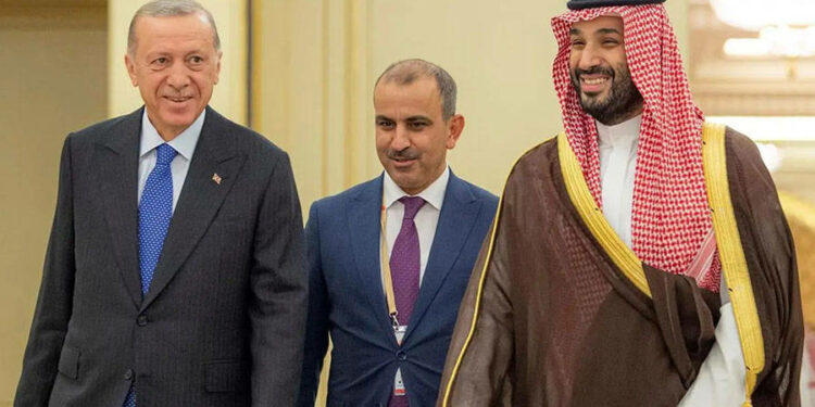 اتفاقيات سعودية تركية استثمارية ودفاعية بينها شراء مسيرات