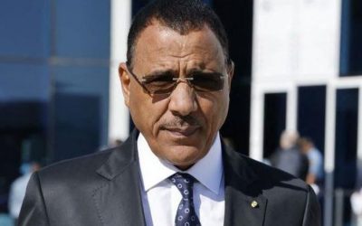 من أصول عربية، ماذا تعرف عن رئيس النيجر محمد بازوم الذي أطيح به في انقلاب عسكري؟
