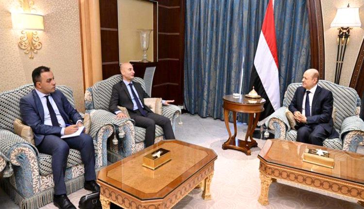 بعد  فشل حكومة معين .. العليمي يطلق تصريحات جديدة ويعد “باستعادة السيطرة” على الوضع!