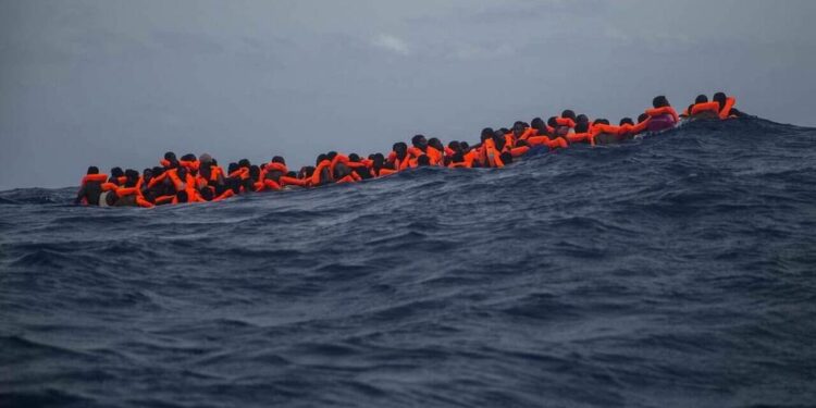 إسبانيا تبحث عن 200 مهاجر سنغالي فُقدوا في الأطلسي