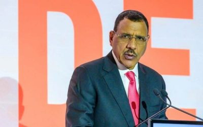 هذا ما لا تعرفه عن رئيس النيجر«المحتجز»