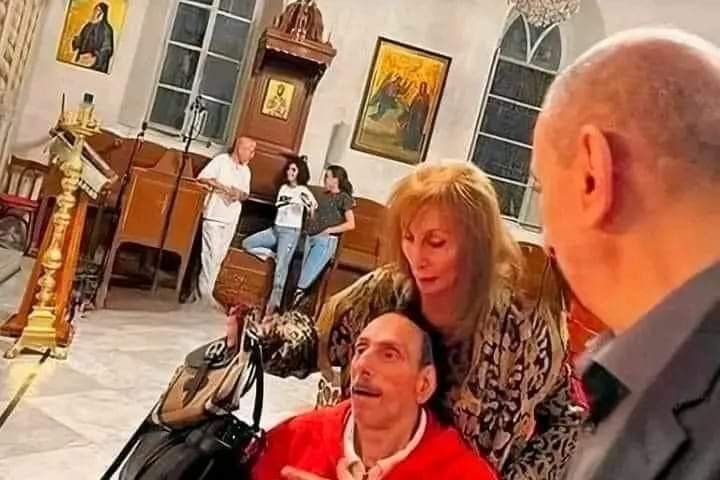 الأمومه إلى نهاية العمر.. صور للفنانة فيروز وهي تعتني بإبنها من ذوي الاحتياجات الخاصة تشعل مواقع التواصل الاجتماعي