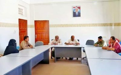 برئاسة الاحمدي اللجنة المالية بشبوة تناقش آليات تنفيذ مشروع الرقابة الاكترونية على تحصيل الموارد المالية