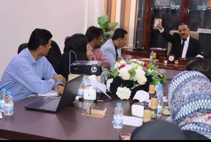 وزير النقل يزور الهيئة العامة لتنظيم شؤون النقل البري ويعقد اجتماعًا بقيادتها