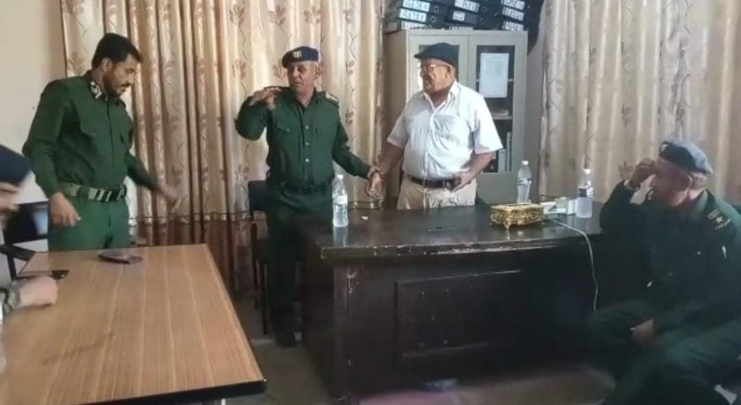 مدير عام الأحوال المدنية بمحافظة أبين يتفقد مركز الاصدار الآلي بمديرية لودر