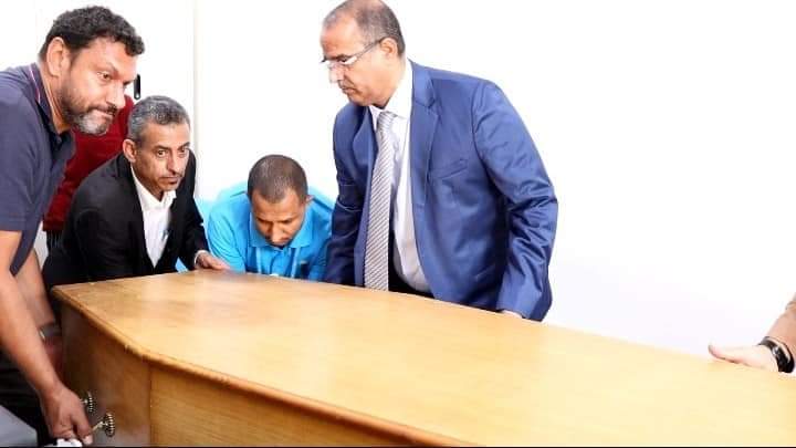 وزير الشؤون الاجتماعية والعمل على رأس المشاركين في مراسيم وداع جثمان المسؤول الأممي مؤيد حميدي بمطار العاصمة