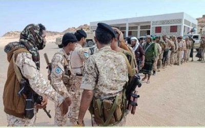 قائد الكتيبة الثانية في اللواء الثاني دعم واسناد يقوم بزيارة عيدية لمعسكر الكتيبة بأحور