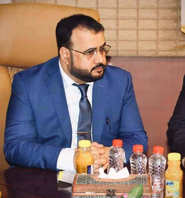 الوزير الحريزي يعزي نائب رئيس مجلس القيادة الرئاسي نائب رئيس المجلس الانتقالي ابوزرعه المحرمي في وفاة عمته