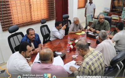 عدن.. لقاء يجمع رئيس صندوق صيانة الطرق والمدير التنفيذي للمؤسسة العامة للطرق والجسور