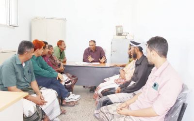 مدير صحة المحفد يعقد إجتماعاً مع مشرفي الوحدات الصحية بالمديرية