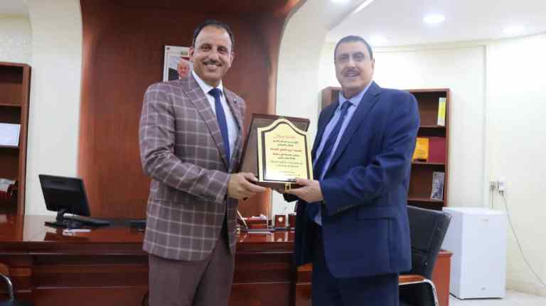 مدير أمن عدن يُكرّم مستشار الشرطة في البرنامج الإنمائي للأمم المتحدة (UNDP)