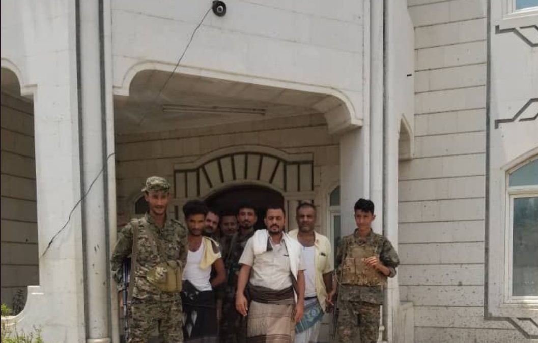 النقيب جهظر يتفقد أقسام الشرط في مديرية تبن بمحافطة لحج