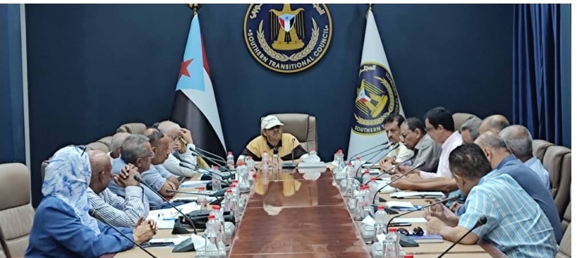 الهيئة الاقتصادية والخدمية تعقد اجتماعاً استثنائيا للوقوف على التدهور الاقتصادي والخدمي