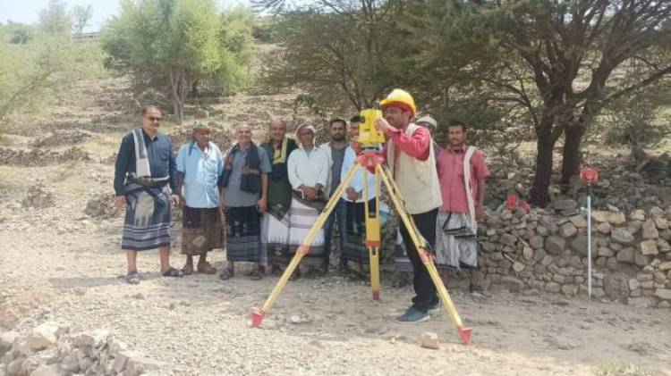 تدشين المسح الفني لطريق منطقة الجميعي والهميشي الجبل بحبيل جبر ردفان