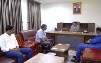 اللواء البحسني يلتقي مدير إدارة الهجرة والجوازات بساحل حضرموت للاطمئنان على صحته