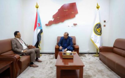 اللواء بن بريك يطلع على دور إدارة مكافحة التهريب في الوادي والصحراء