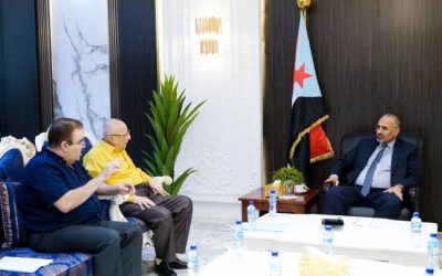 اللواء الزُبيدي يطّلع على الصعوبات التي تواجهها المؤسسات الصحفية بالعاصمة عدن